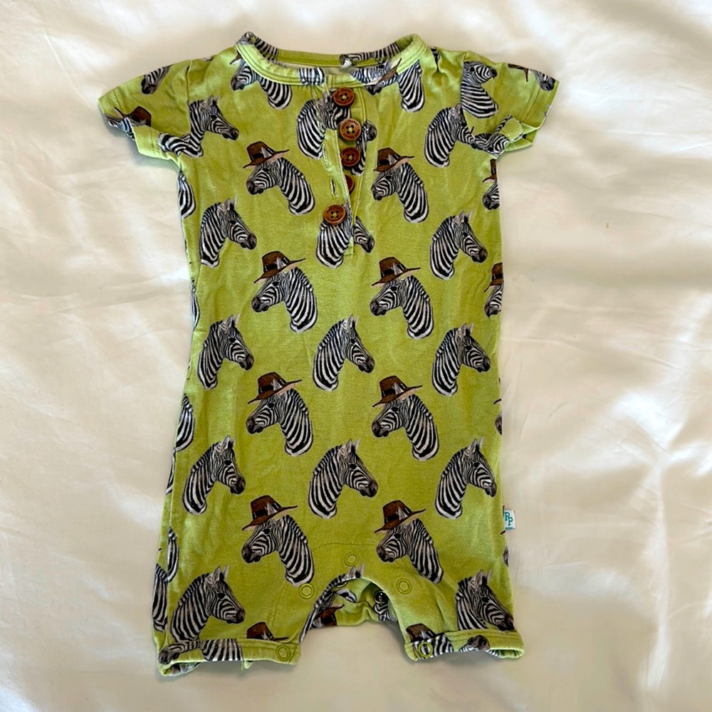 Posh Peanut Zebra Onesie Size 6-9 months